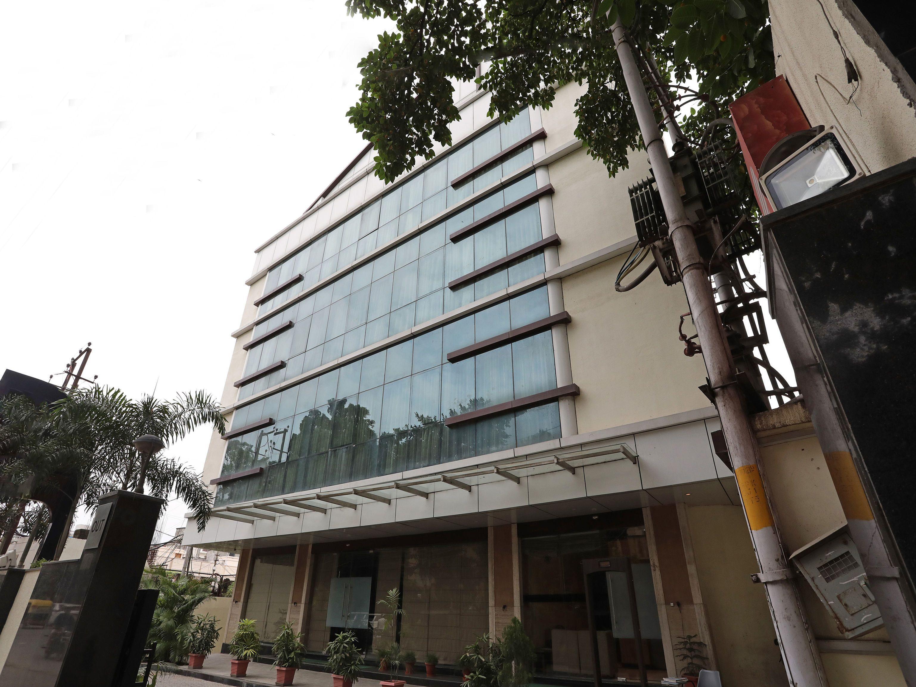 Jade Inn Hotel - Varanasi — Photos 1